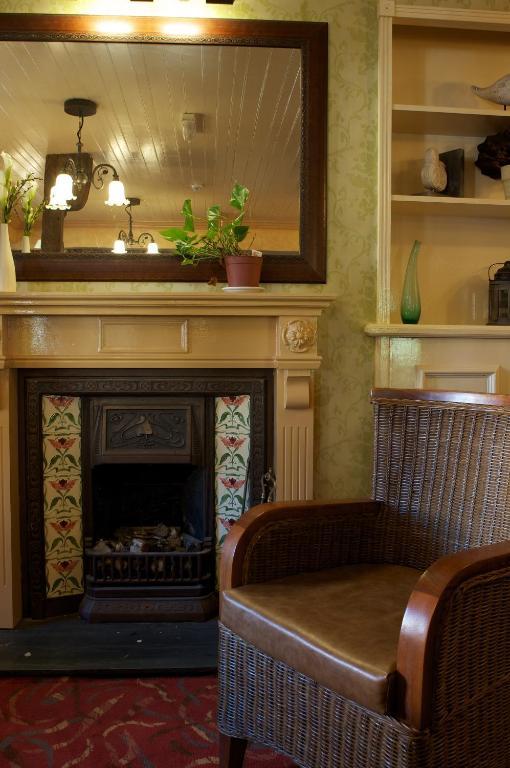 The Roebuck Inn - Relaxinnz Harrietsham エクステリア 写真